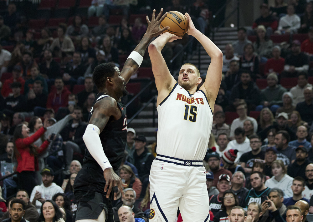 NBA常规赛窗口期再迎强敌;成都蓉城绝杀压哨;主帅态度:球迷炸锅;纪律约束更严格的简单介绍 NBA常规赛窗口期再迎强敌;成都蓉城绝杀压哨;主帅态度:球迷炸锅;纪律约束更严格的简单介绍