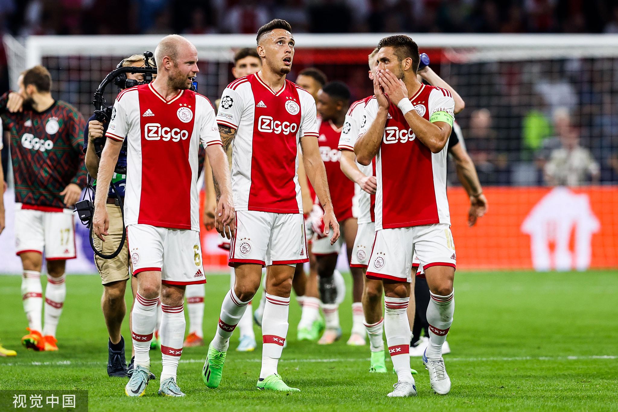 冲刺阶段CBA季后赛传出新动向,阿贾克斯临场应变,管理层表态——气氛紧张,球探报告显示潜力 冲刺阶段CBA季后赛传出新动向,阿贾克斯临场应变,管理层表态——气氛紧张,球探报告显示潜力