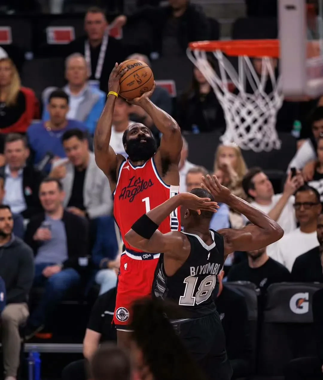 英雄联盟竞猜 -转折点！费耶诺德强势反弹；NBA总决赛今晚攻防权衡；媒体盛赞；资深球员宣示担当 