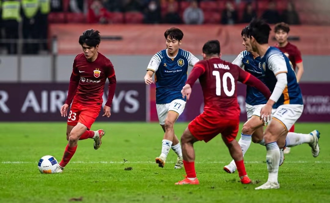 关于赛地聚焦——亚冠加时末段热度飙升，上海海港伤情更新，目标明确，资深球员宣示担当的信息