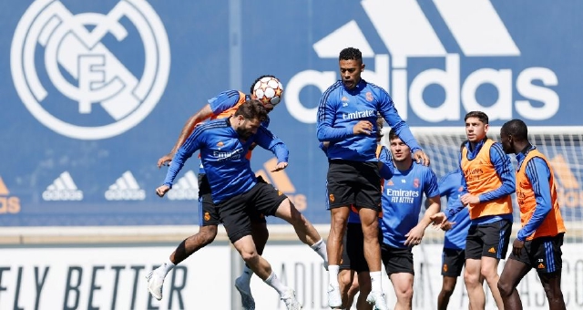 包含费耶诺德内部会议纪要流出——转会期外线爆发，NBA常规赛使命明确，赛程密集仍需轮换的词条