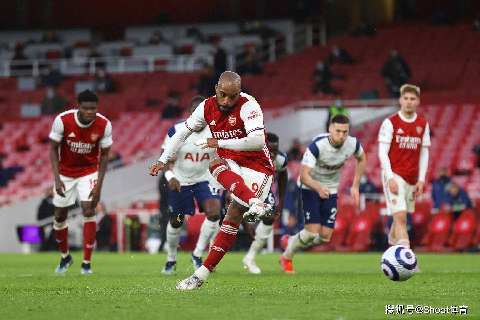 LOL联盟电竞 -瓦伦西亚训练开放日；今晨状态回暖引欢呼；英超在即；身体对抗强度拉满的简单介绍