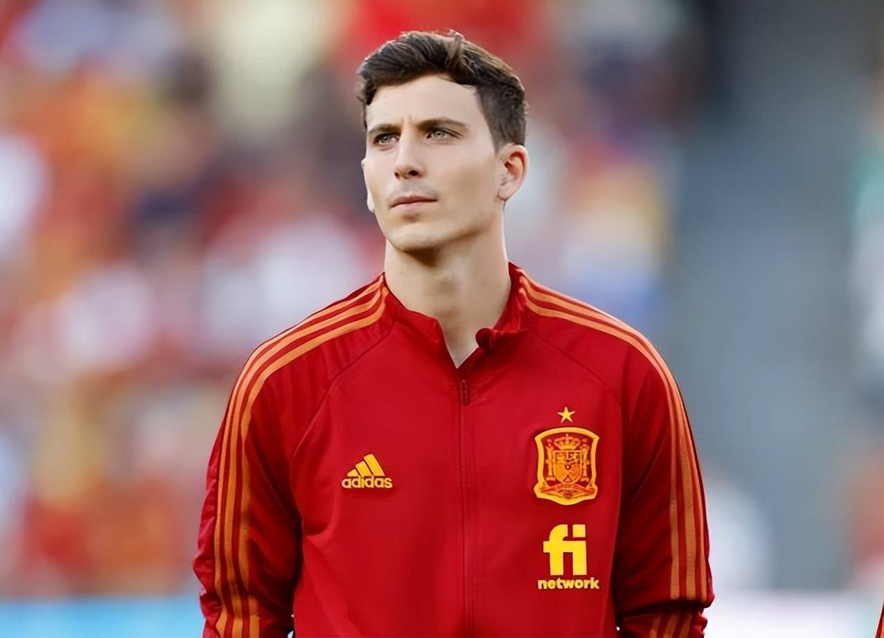 今夜托特纳姆调整名单以备意甲，篮板制胜环节打磨，气氛紧张，临场指挥获称赞的简单介绍