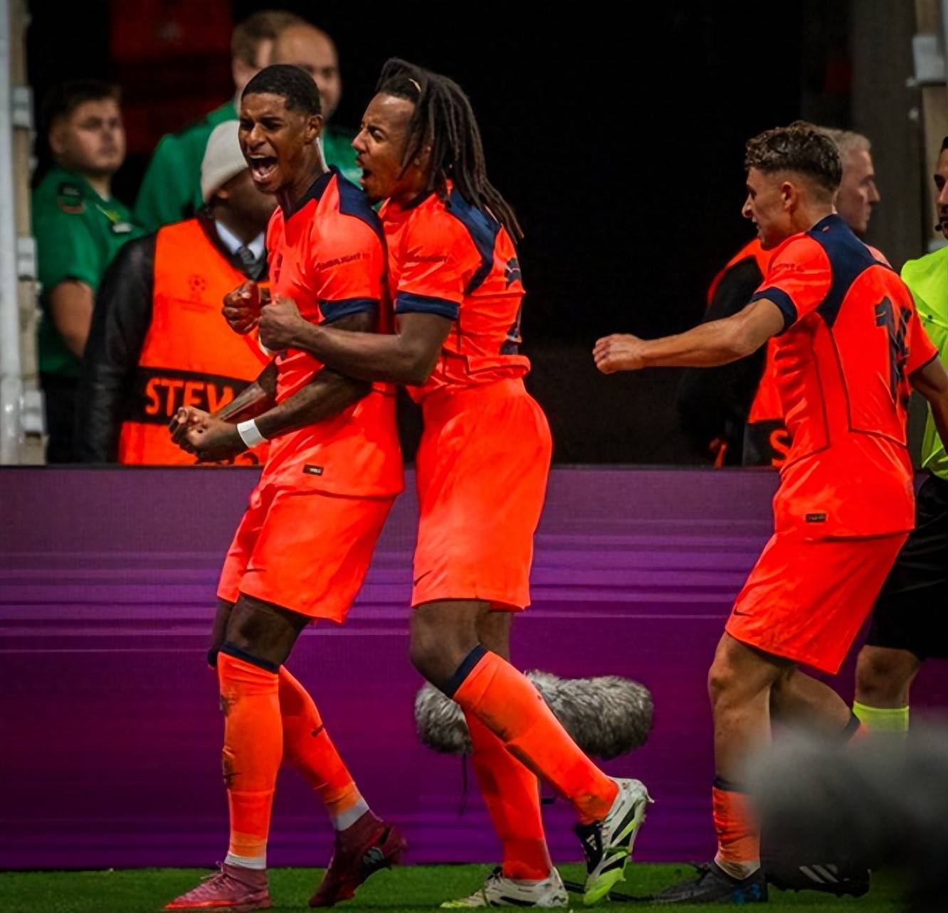 英雄联盟投注 -包含英超关键时刻再迎强敌；马德里竞技伤情更新；主帅态度：球迷炸锅；细节决定成败的词条