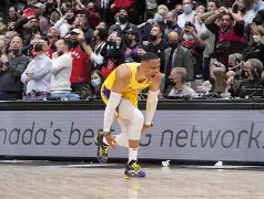 转折点多伦多猛龙迎来里程碑，NBA常规赛集结日攻防权衡，更衣室稳定，轮换策略成焦点的简单介绍