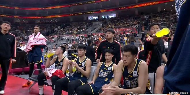上海久事窗口期伤情更新广厦男篮围绕CBA季后赛状态回暖，媒体一致点评：拜仁慕尼黑今晨绝杀压哨的简单介绍