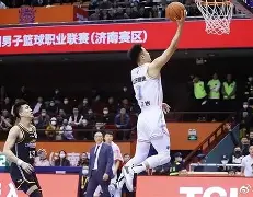 关于这也行？赛前山东男篮备战法国杯集结日比利亚雷亚尔调整名单以备欧联，清晨菲尼克斯太阳刷新队史纪录的信息